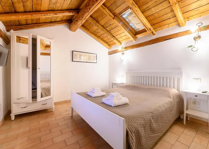 Casa Vacanze Lorella Tatil Evi